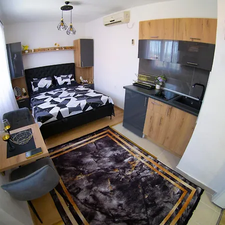 Apartment Luxury Milicevic 2 *
